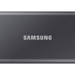 Samsung Externe SSD Portable T7 Non-Touch, 500 GB, Titanium, Stromversorgung: Per Datenkabel, Speicherkapazität total: 500 GB, Speicherverschlüsselung: 256-Bit-AES, Detailfarbe: Titanium, Dateisystem: exFAT (Windows & Mac OS), Schnittstellen: Type-C USB 3 MU-PC500T/WW